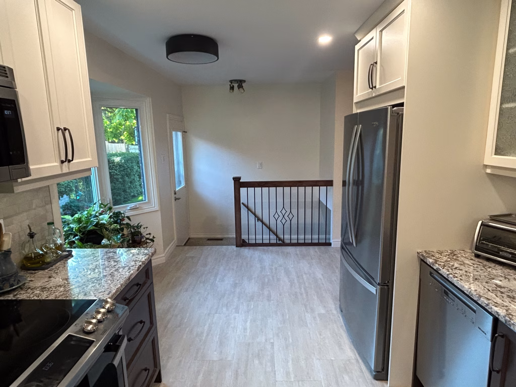 Caprice Classic Dining Area